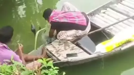 করিমগঞ্জ: অবশেষে বরগুল গ্রামে ফিশারী থেকে উদ্ধার যুবককের পাওয়া গেল পরিচয়,ফিশারী থেকে উদ্ধার হল বাইকও