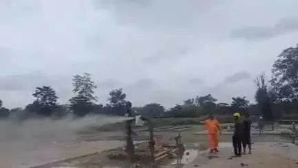 শিৱসাগৰ: বলিয়াঘাটৰ ২০৪ নং তৈল খাদত পাইপ ফুটি গেছ নিৰ্গমন, আত‍ংকিত জনসাধাৰণ