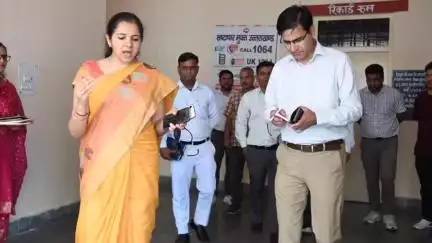 टिहरी: डीएम नितिका खंडेलवाल ने विकासखंड कार्यालय जाखणीधार का स्थलीय निरीक्षण किया