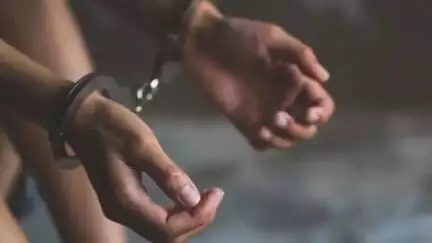 পটাশপুর ১: পটাশপুরে নাবালিকার আত্মহত্যার পর যৌন নির্যাতনের ভিডিও ভাইরাল। গ্রেপ্তার ২