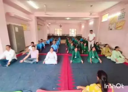 जवाली: अंतरराष्ट्रीय योग शिविर की तैयारियों में जुटा आयुष विभाग, जवाली की विभिन्न पंचायतों में लगाए जा रहे योग शिविर
