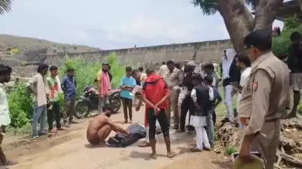 चकिया: लतीफशाह कुंड में मिला अज्ञात युवक का शव, पुलिस जांच में जुटी