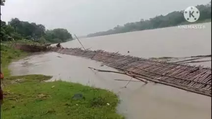 খানাকুল ১: জলের তোড়ে বালিপুর,জগন্নাথপুর সহ ভেঙে গেল একের পর এক অস্থায়ী সেতু,চরম সমস্যার সম্মুখীন হচ্ছেন সাধারণ মানুষ #jansamasya