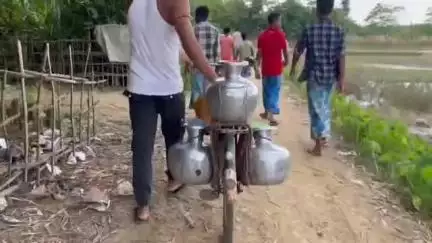 হাইলাকান্দি: হাইলাকান্দিতে রাজ্যেশ্বরপুর এলাকায়PHEপ্রকল্প থাকলে পাইপের ভগ্নদশায় মেরামতের দাবি স্থানীয়দের