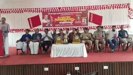 കണ്ണൂർ: എക്‌സൈസ് സ്റ്റാഫ് അസോസിയേഷൻ ജില്ലാ സമ്മേളനം ജവഹർ ഹാളിൽ കെ.വി സുമേഷ് എം.എൽ.എ ഉദ്ഘാടനം ചെയ്തു