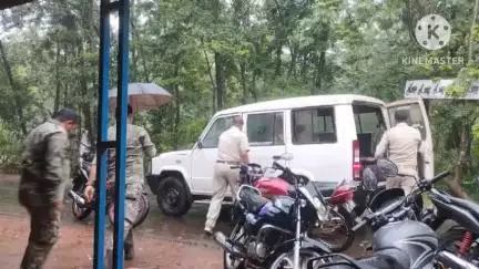 সাঁকরাইল: কুলটিকরী হাটচালি এলাকায় বাইক দুর্ঘটনায় আহত ২, খবর পেয়ে ঘটনাস্থলে পৌঁছায় সাঁকরাইল থানার পুলিশ
