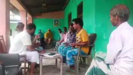 कोचाधामन: बिरवा में जिला परिषद सदस्य ने लगाया जनता दरबार, लोगों की समस्याओं से हुए रूबरू