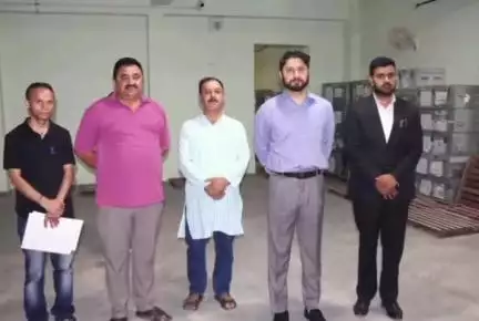 मंडी: जिला निर्वाचन अधिकारी ने भ्यूली में ईवीएम और वीवीपैट भंडार कक्ष का किया निरीक्षण