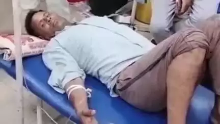 हाथरस: गांव बपंडई में खेत से घर लौट रहे व्यक्ति को रास्ते में सांप ने काटा, परिजन लेकर पहुंचे अस्पताल