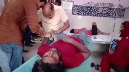 महाराजगंज: गंगागंज में विषाक्त पदार्थ के सेवन से युवक की हालत बिगड़ी, गंभीर हालत में जिला अस्पताल किया गया रेफर