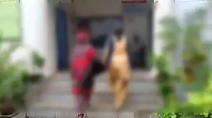 হরিহরপাড়া: হরিহরপাড়ায় ১৬ বছরের মেয়েকে বিয়ে, নির্যাতনের অভিযোগে গ্রেফতার বাবা ও স্বামী