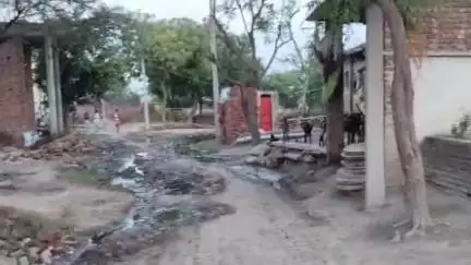 एटा: ग्राम पं.मंसूखपुर मैं लगा गंदगी का अंबार शिकायत के बाद नहीं हुई सफाई ग्रामीणों ने प्रधान पर लगाए गंभीर आरोप #Jansamasya