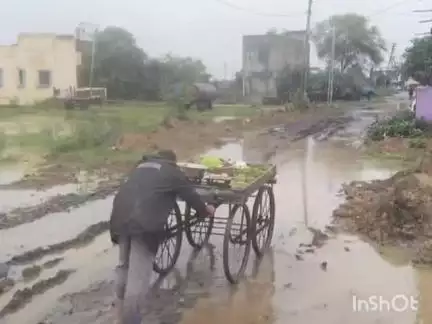 માંગરોળ: તરસાડી નગરમાં ગટર લાઈન ના ખોદકામને કારણે વિવિધ સોસાયટીઓ ના રસ્તા ખરાબ થતા લોકો મુશ્કેલીમાં મુકાયા #Jansamasya