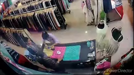 हमीरपुर: हमीरपुर शहर के एक माल से ₹10,000 का कपड़ा लेकर फरार मामले में ₹7,000 की रिकवरी, युवती का पता नहीं