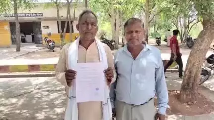 महोबा: छानीकलां में पट्टे की जमीन पर कब्जे का आरोप, मछली पालन से वंचित गरीब किसान ने न्याय की गुहार लगाई