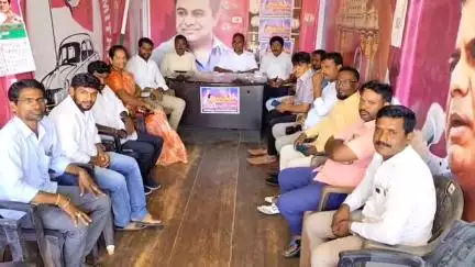 సిరిసిల్ల: కాంగ్రెస్ ప్రభుత్వం స్థానిక సంస్థల ఎన్నికల నిర్వహించాలి: BRS పార్టీ నాయకుడు కల్వకుంట్ల గోపాలరావు
