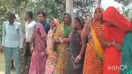 लालगंज: लालगंज विकासखंड क्षेत्र के ग्राम पंचायत बसंतपुर कटोरिया के ग्रामीणों ने रास्ता निर्माण को लेकर की विरोध #jansamasya