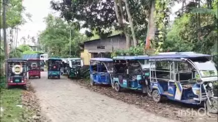 টেঙাখাত: ই-ৰিক্সা চালকসকলৰ সমস্যাক লৈ দুলীয়াজানৰ বিধায়ক কাৰ্যালয়ত ই-ৰিক্সা চালক সন্থাৰ সৈতে বৈঠকত বহিল বিধায়ক তেৰছ গোৱালা
