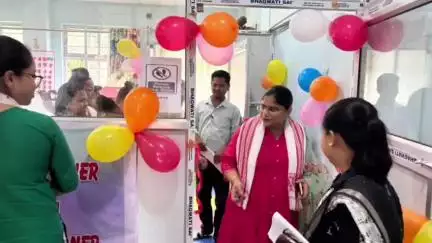 সোণাৰি: জিলা আয়ুক্ত কাৰ্যালয়ত শিশু অনুকূল কক্ষৰ দ্বাৰ মুকলি কৰে জিলা আয়ুক্তই