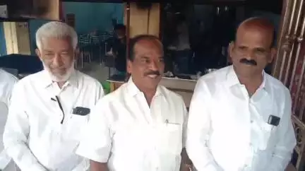 புதுக்கோட்டை: ராகுல் காந்தியின் பிறந்த நாளை முன்னிட்டு பிருந்தாவனம் ஆஞ்சநேயர் ஆலயத்தில் சிறப்பு வழிபாட்டில் ஈடுபட்ட காங்கிரஸார்