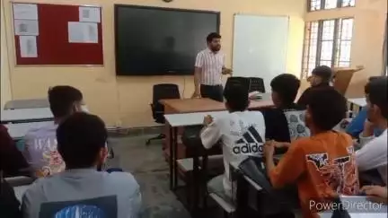 नादौन: आईटीआई रेल में नोएडा की कंपनी ने लिया इंटरव्यू, लगभग 70 अभ्यर्थियों का हुआ चयन