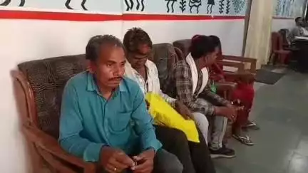 नरसिंहपुर: SP ऑफिस पहुंची महिला, पति को मारकर लटकाने का आरोप लगाया, गाडरवारा पुलिस पर निष्पक्ष जांच न करने की बात कही