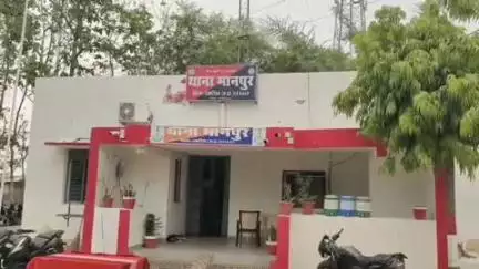 मानपुर: ग्राम देवरी में पुलिस ने छपड़ौर तिराहे के पास 1 व्यक्ति से आधा किलो अवैध गांजा किया ज़ब्त, मामला दर्ज