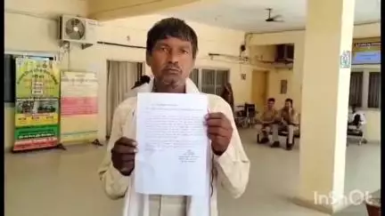 अतर्रा: मरौली गांव में किसान के खेत पर दबंग ने किया कब्जा, पीड़ित किसान ने जिलाधिकारी से न्याय की गुहार लगाई