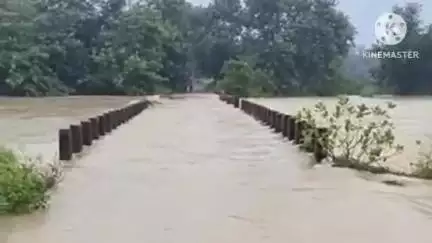 বিষ্ণুপুর: গত দুদিনের টানা বৃষ্টির জেরে সুভাষপল্লী ব্রিজ জলের তলায়, ফলে সমস্যাতে একাধিক গ্রামের মানুষ #jansamasya