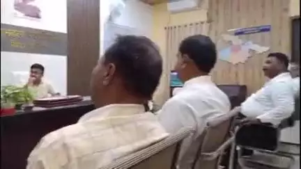 बिहार: बिहार शरीफ में जाम की समस्या, नालंदा चैंबर्स ऑफ कॉमर्स के प्रतिनिधिमंडल ने एसडीओ को सौंपा ज्ञापन
