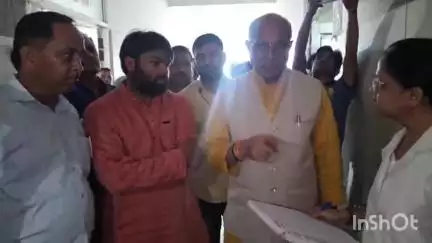 बरेली: कैबिनेट मंत्री धर्मपाल सिंह ने जिला अस्पताल में स्वास्थ्य व्यवस्थाओं में सुधार कराने की कही बात