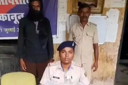 चानन: बिछवे गुमटी-गोड्डी मार्ग पर सिसमनिया पुल के पास से पुलिस ने 60 लीटर महुआ शराब के साथ तस्कर को किया गिरफ्तार
