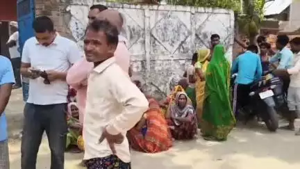 रुदौली: कलापुर गांव में खून से लथपथ 62 वर्षीय बुजुर्ग का शव घर के अंदर मिला, मचा हड़कंप, पुलिस ने शव पोस्टमार्टम के लिए भेजा
