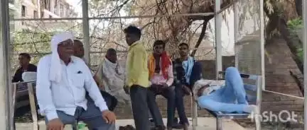 उरई: एट थाना क्षेत्र के झांसी-कानपुर रेलवे लाइन पर व्यक्ति की ट्रेन की चपेट में आने से हुई दर्दनाक मौत