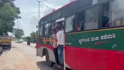ಇಳಕಲ್‌: ಇಳಕಲ್ ಗೂಡೂರ ಬಸ್‌ಗೆ ಜೋತು ಬಿದ್ದ ವಿದ್ಯಾರ್ಥಿಗಳು ಮುಂದೇನಾಯ್ತು ನೋಡಿ... #localissue
