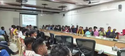 कोंडागांव: कोंडागांव में नए सत्र के पहले रसोईयों को खाद्य सुरक्षा के लिए दिया गया प्रशिक्षण