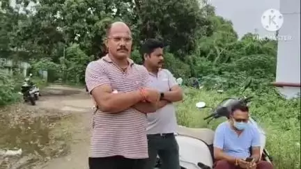 রায়গঞ্জ: এক যুবকের গলায় ফাঁস দেওয়া ঝুলন্ত মৃতদেহ উদ্ধারের ঘটনায় চাঞ্চল্য রায়গঞ্জের দেবীনগর এলাকায়