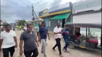 ವಿಜಯಪುರ: ನಗರದಲ್ಲಿ ಮಳೆ ಹಾನಿಯಾದ ಪ್ರದೇಶಗಳಿಗೆ ಪಾಲಿಕೆ ಆಯುಕ್ತ ವಿಜಯ ಮೆಕ್ಕಳಿಕೆ ಭೇಟಿ ಪರಿಶೀಲನೆ