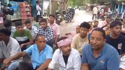উত্তৰ লক্ষীমপুৰ: এঙাৰখোৱাত গো-মাংস কাণ্ডৰ প্ৰতিবাদত একাংশ দল-সংগঠন আৰু ৰাইজে সাব্যস্ত কৰে প্ৰতিবাদ