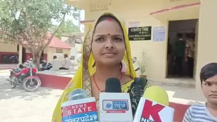 जौनपुर: सीहीपुर में अवैध निर्माण की शिकायत पर सभासद एसडीएम कार्यालय पहुँची