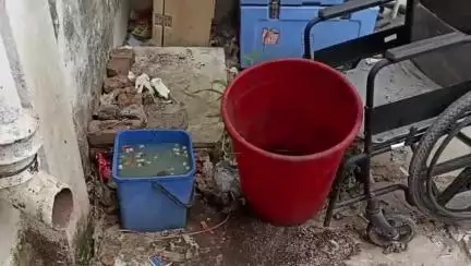 रीठी: संक्रमण के खतरे के बीच सरकारी अस्पताल में इलाज कराने को मजबूर मरीज़