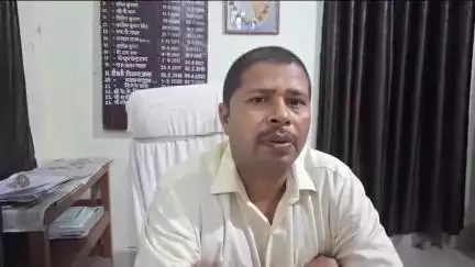 ललितपुर: जिला पूर्ति अधिकारी ने दी जानकारी, जिले के राशन कार्ड धारकों से 30 जून 2025 तक KYC आधार कार्ड लिंक कराने की अपील की