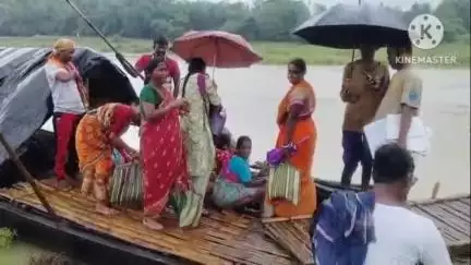 আরামবাগ: টানা বৃষ্টির জেরে দ্বারকেশ্বর নদে বাড়ছে জলস্তর,পুরসভার পক্ষ থেকে আরামবাগ জুড়ে করা হচ্ছে জরুরি মাইকিং