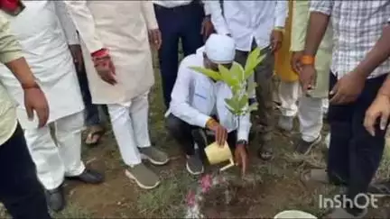होशंगाबाद नगर: शास नर्मदा महाविद्यालय में 'एक पेड़ मां के नाम' अभियान के तहत वृक्षारोपण, सांसद व झुग्गी झोपड़ी प्रदेश अध्यक्ष शामिल