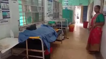 হিঙ্গলগঞ্জ: নারকেলতলা কিষান মান্ডি সংলগ্ন এলাকায় বাইকের ধাক্কায় মৃত্যু এক স্কুল শিক্ষিকার