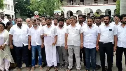 கோவை தெற்கு: EPS குறித்து பதிவிட்டதால் அமைச்சர் T.R.B.ராஜா மீது நடவடிக்கை எடுக்க மாநகர காவல் ஆணையாளர் அலுவலகத்தில் அதிமுகவினர் புகார் மனு