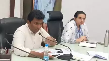 ఈనెల 21 న జిల్లాలో అంతర్జాతీయ యోగా దినోత్సవం ఘనంగా నిర్వహించాలి అధికారులకు జిల్లా కలెక్టర్ శ్యాన్మోహన్ ఆదేశాలు