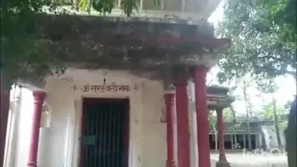 कर्वी: शिवरामपुर में स्थित वीणादायिनी सरस्वती मां के मंदिर में छात्र परीक्षा में पास होने के लिए करते हैं प्रार्थना