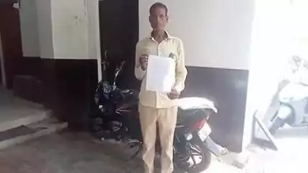 धौरहरा: मिलिक गांव के दबंगों ने पीड़ित के खेत की मेड तोड़कर किया जबरन अवैध कब्जा, पीड़ित ने पुलिस से की शिकायत