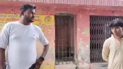 बुलंदशहर: डिबाई में महादेव चौराहे के निकट बाइक सवार को ट्रक ने मारी टक्कर, युवक की हुई मौत, शव पोस्टमार्टम के लिए भेजा गया
